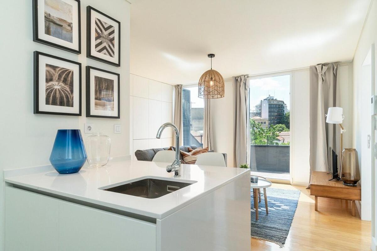 Modern 1 Bedroom Lisbon Apartment With Balcony Luaran gambar