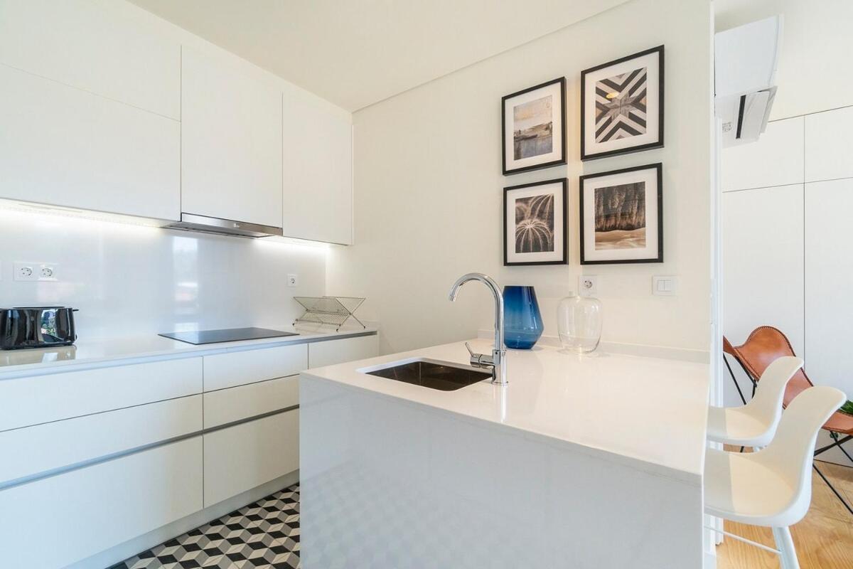 Modern 1 Bedroom Lisbon Apartment With Balcony Luaran gambar
